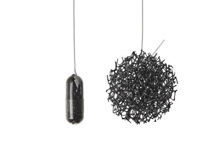 capsule sponge for testing for Barrett's Oesophagus. Image shows capsule to be swallowed and how it looks once expanded within the stomach